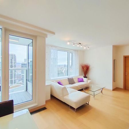 Sag Romantic 22 Floor Panorama City Free Parking Free Wifi Братислава Екстер'єр фото