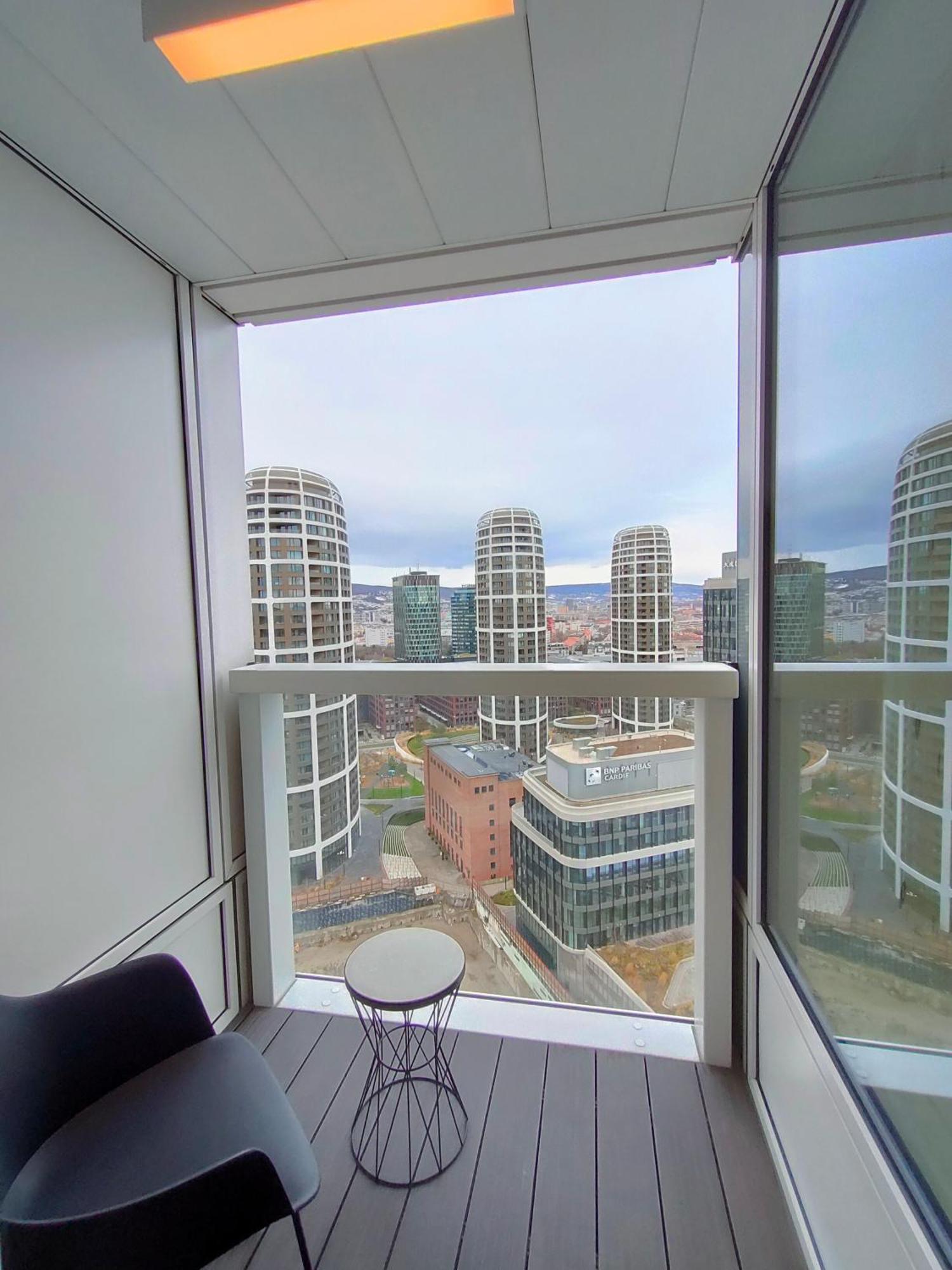 Sag Romantic 22 Floor Panorama City Free Parking Free Wifi Братислава Екстер'єр фото
