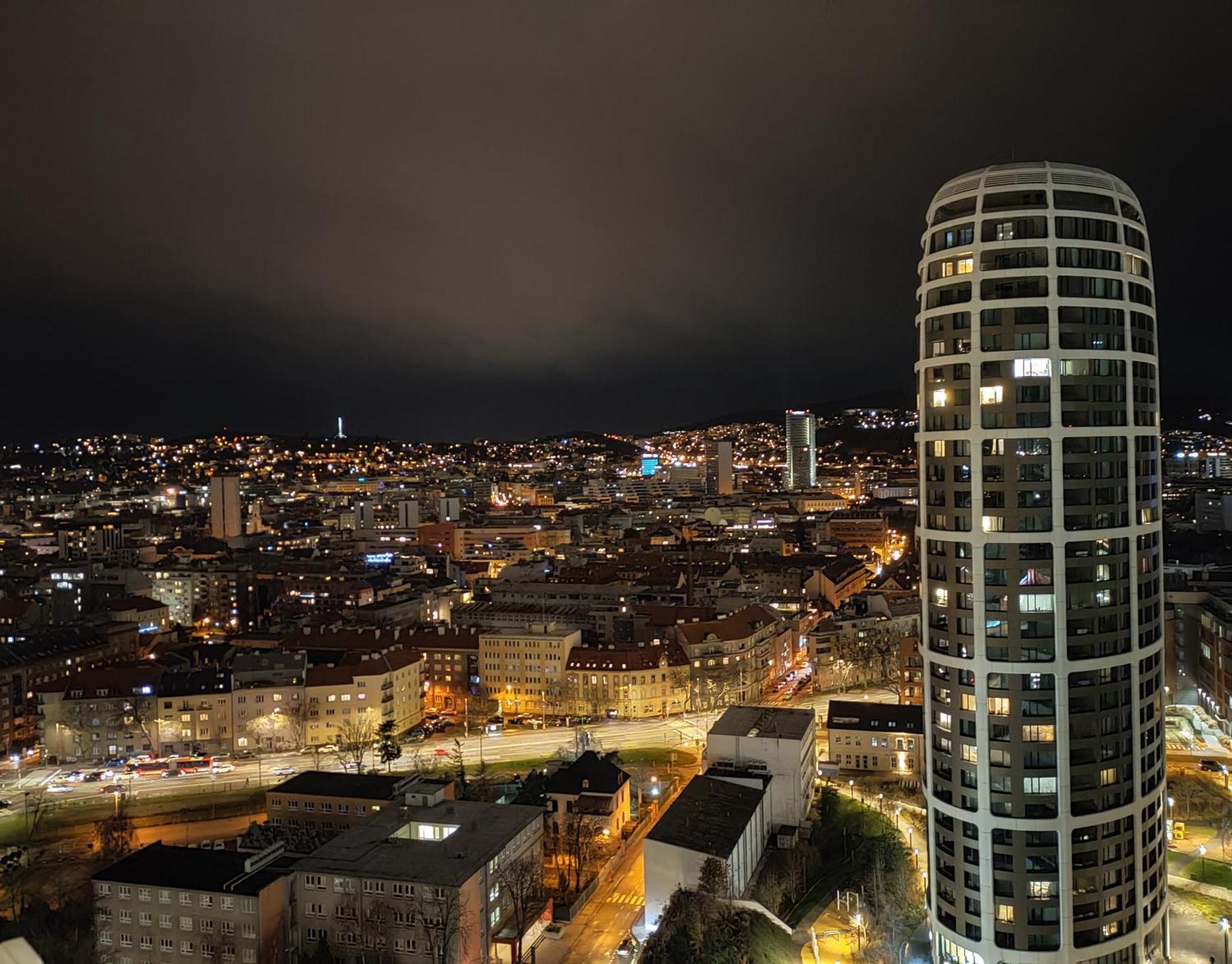Sag Romantic 22 Floor Panorama City Free Parking Free Wifi Братислава Екстер'єр фото