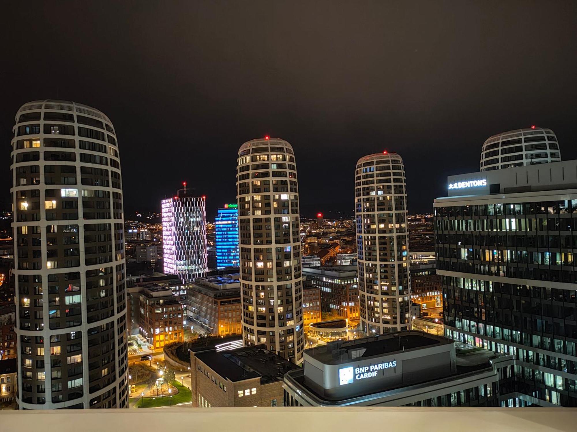 Sag Romantic 22 Floor Panorama City Free Parking Free Wifi Братислава Екстер'єр фото